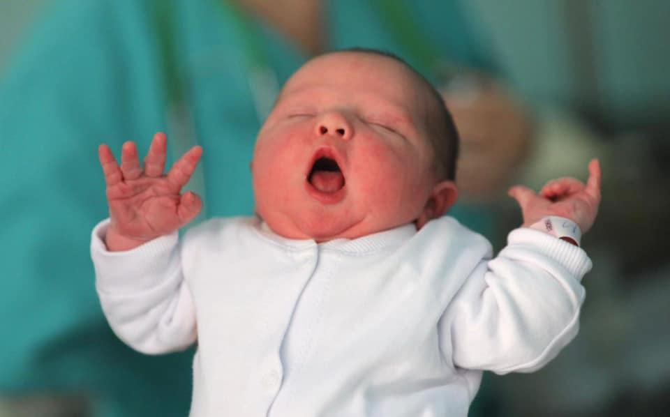 Bonusi i bebes/ Rama: Në 5 muajt e parë të këtij viti lindën 15,837 fëmijë