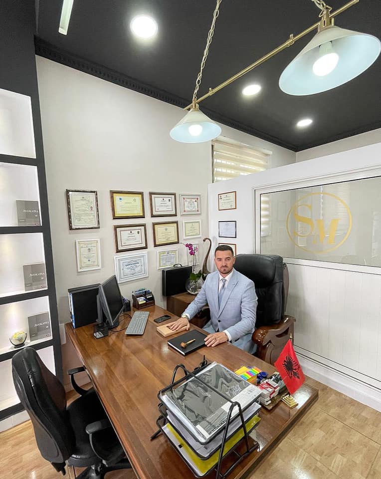 PD humbi zgjedhjet, ish-kreu i komunës në Durrës ndërron profesion, hap studio ligjore