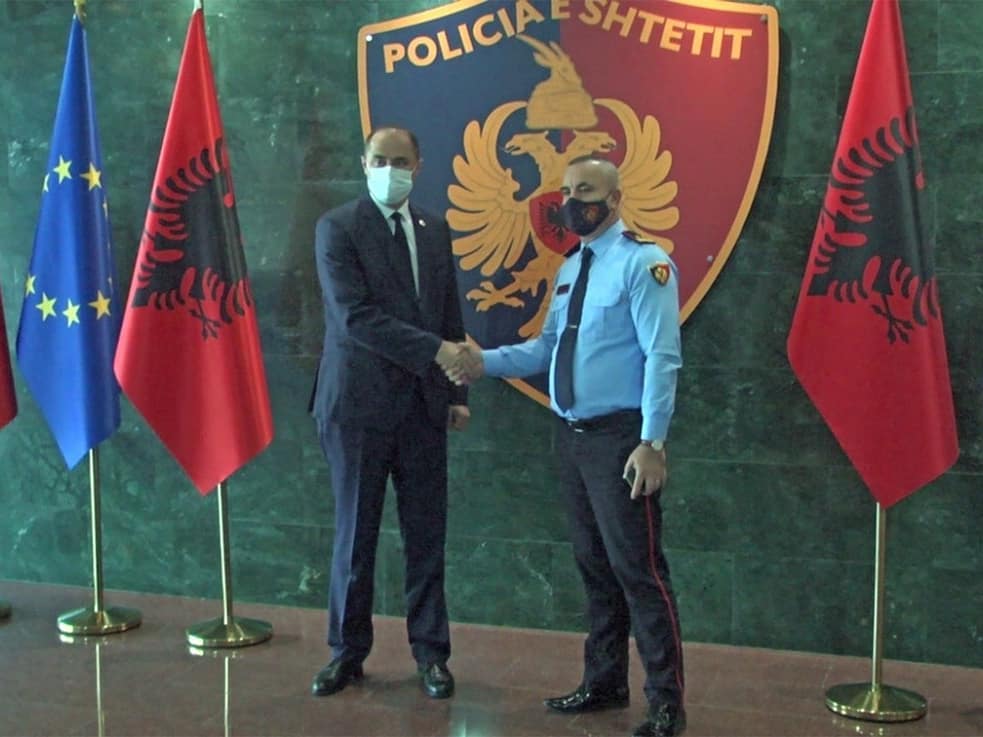 Veliu nënshkruan memorandim bashkëpunimi me homologun kosovar: Shërbime të përbashkëta të policimit rrugor
