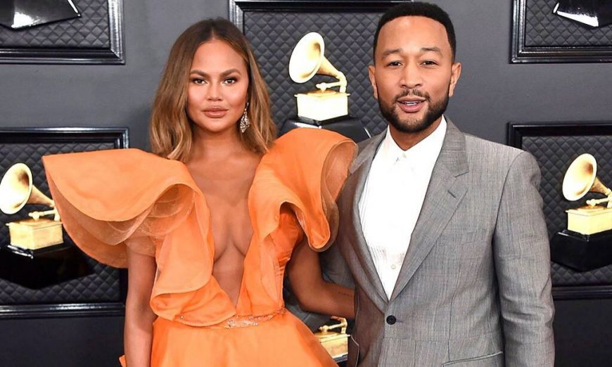 John Legend thyen heshtjen pas skandalit të bullizmit të bashkëshortes