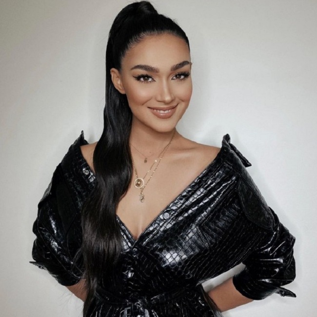 Klea Huta zbulon për herë të parë portretin e të birit (FOTO)