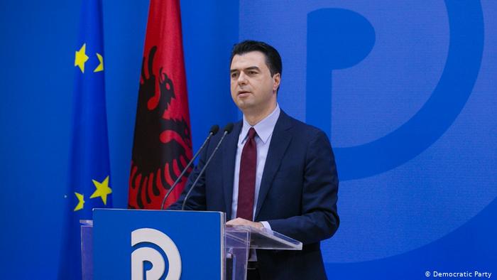 DW: Fati politik i opozitës – ndarja e Bashës nga Berisha