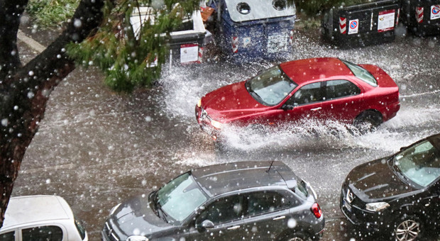 Përmbytet Roma, gjithçka nën pushtetin e ujit (FOTO & VIDEO)
