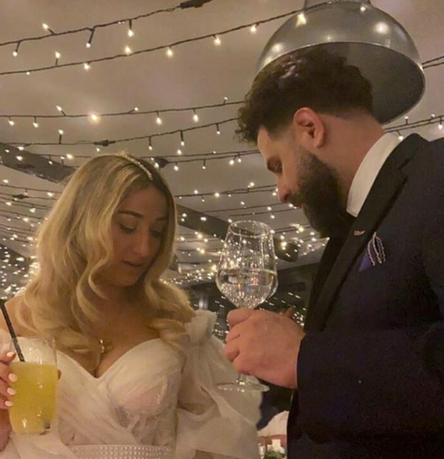 Iza është kopje e të atit, publikohet fotoja familjare e MC Kreshës, Erzinës dhe vajzës së tyre