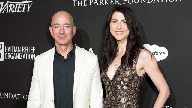 Ish-bashkëshortja e Jeff Bezos dhuron 2.7 mld dollarë për bamirësi
