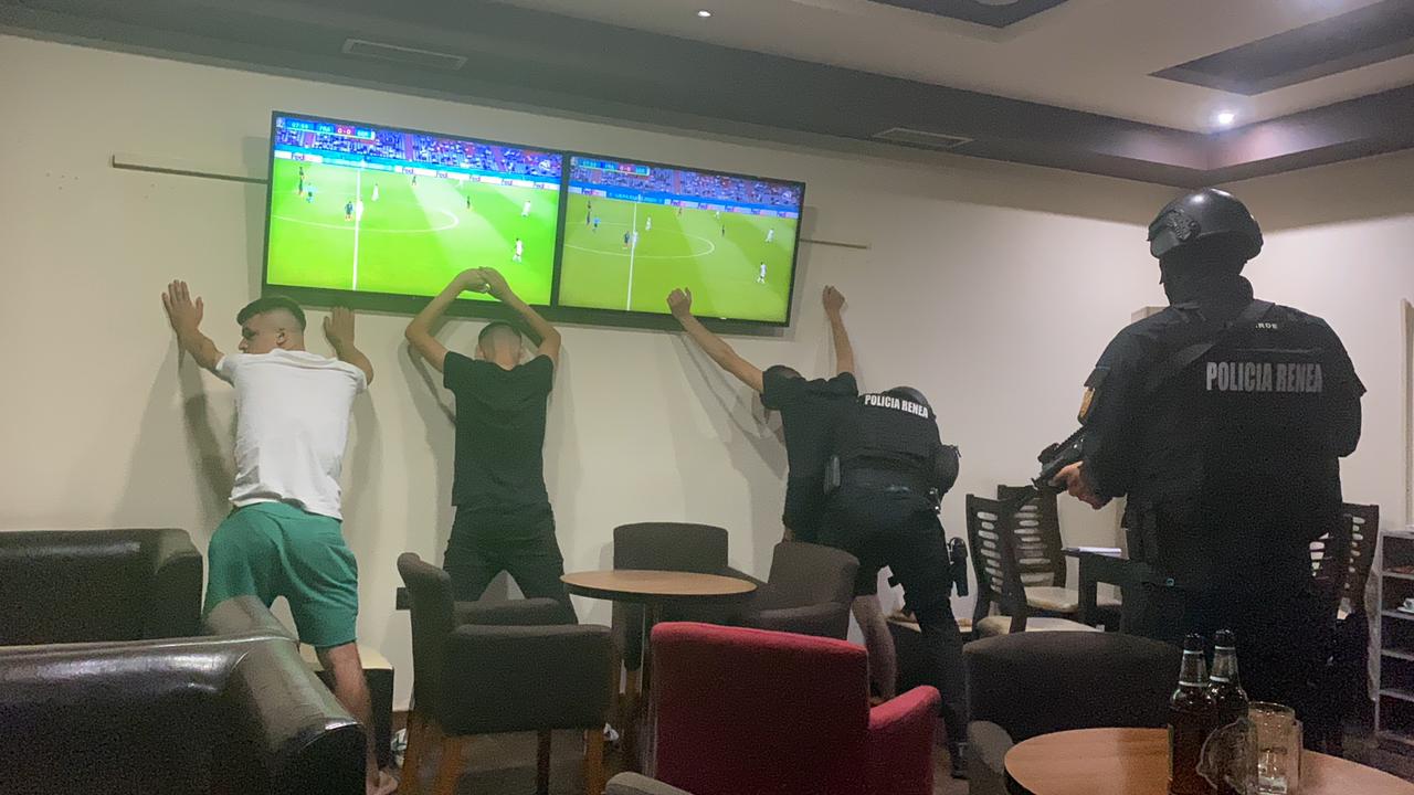 RENEA vijon kontrollet për personat e shpallur në kërkim (FOTO)