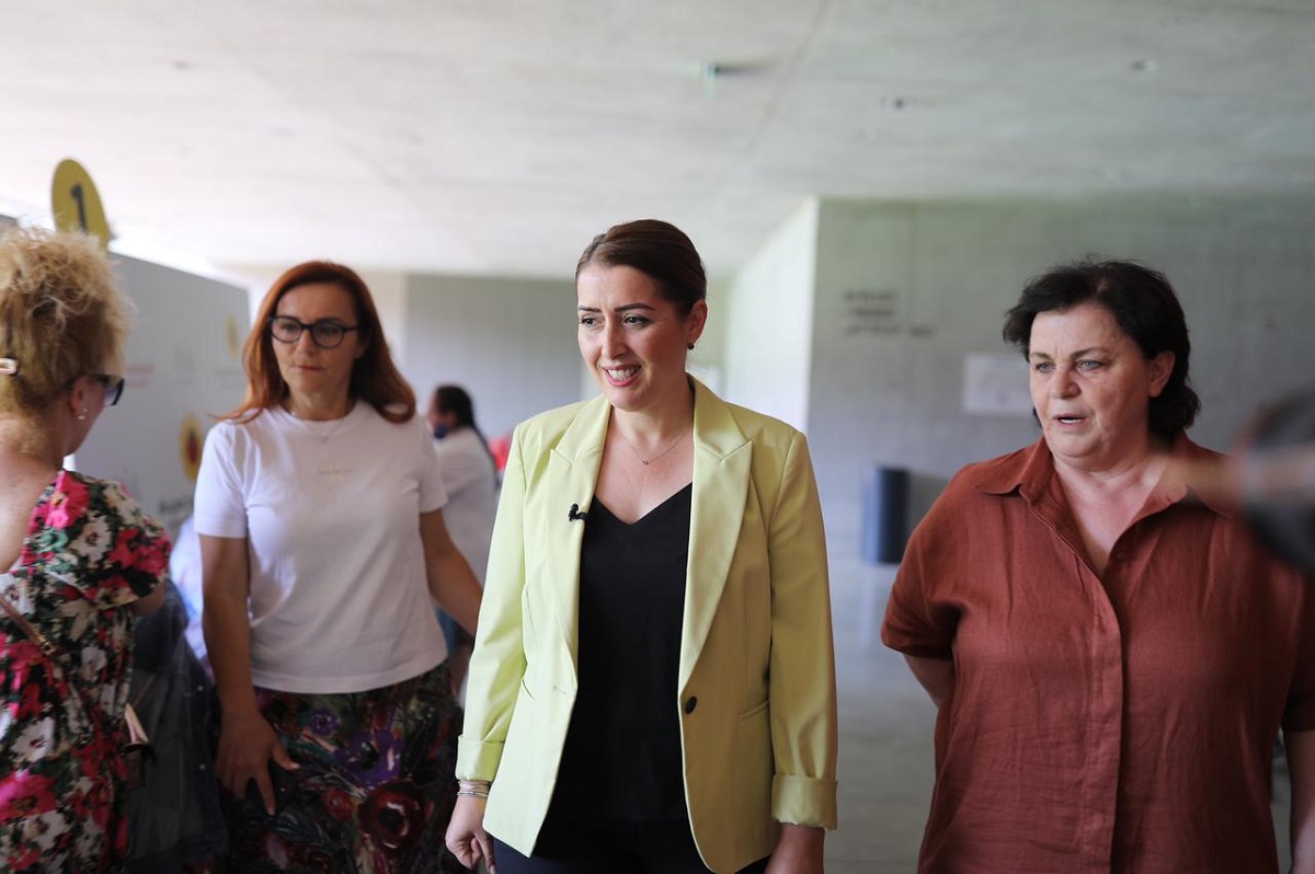 Zgjerohet fasha e vaksinimit, Manastirliu: Përfshihen edhe institucionet kritike