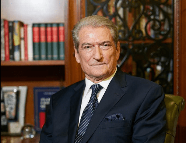 Kush fiton në zgjedhjet për kryetar në PD? Ja si përgjigjet Berisha