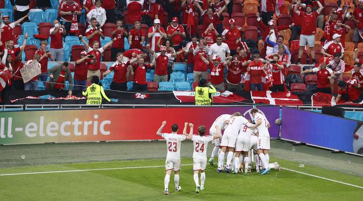 “Poker” golash, Danimarka shkërmoq Uellsin dhe fluturon në çerekfinalet e EURO 2020