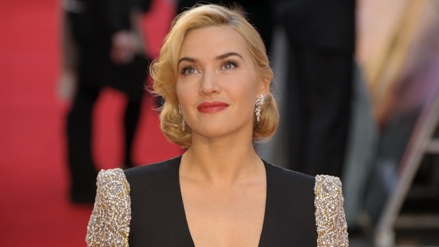 Kate Winslet: Mos i mbuloni fytyrat me filtra, vlejmë edhe me defektet tona