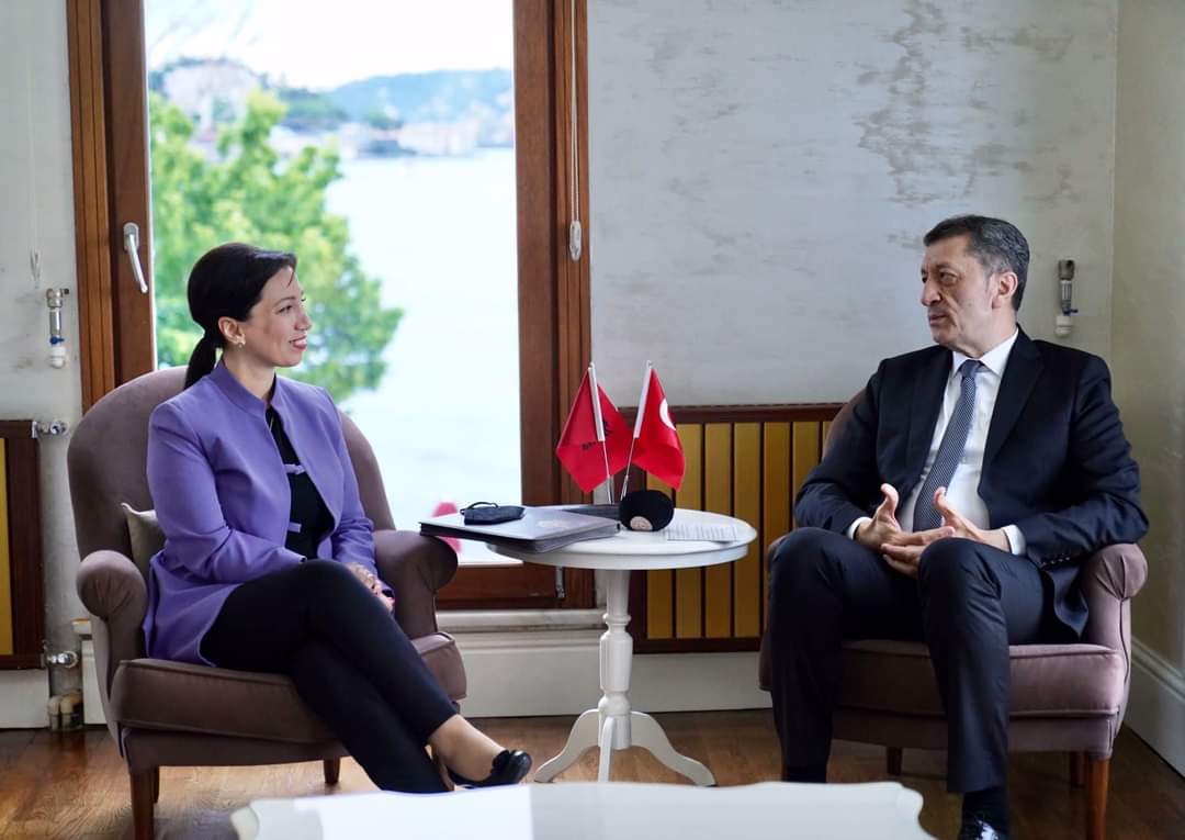 Kushi takon homologun turk: Vullnet i përbashkët për të thelluar bashkëpunimin mes dy vendeve në arsim