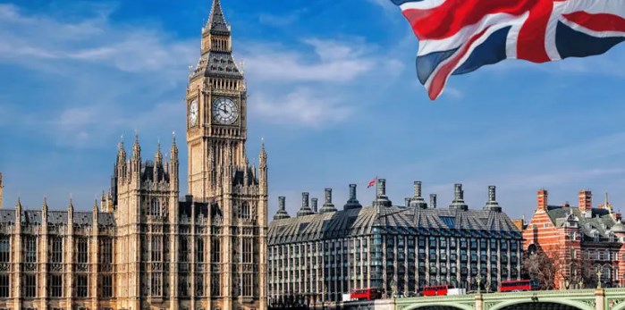 Dokumente të klasifikuara të qeverisë britanike gjenden në një stacion autobusi