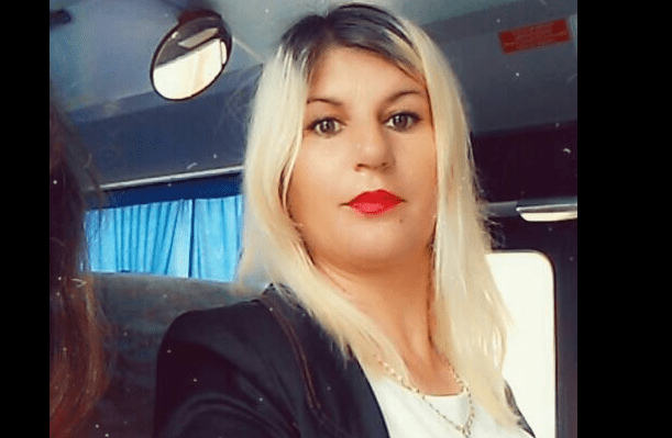 Nëna e tre fëmijëve që humbi jetën nga manovrat e gabuara të shoferit