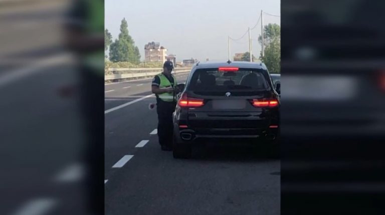 Gjobiten mbi 2800 drejtues mjetesh, pezullohen 83 leje drejtimi gjatë 24 orëve