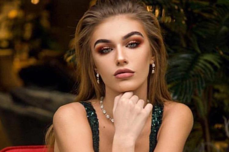 Transparente dhe pa bikini, Trejsi Sejdini “çmendi” një Maldive të tërë (Foto)