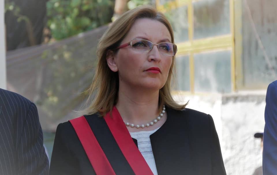 Vrasjet në Velipojë për shezlonge, kryebashkiakja e Shkodrës akuza institucioneve shtetërore