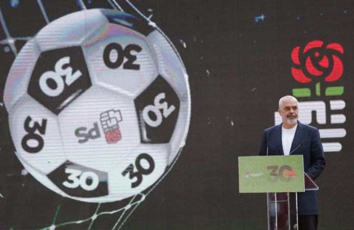 Rama paralajmëron revolucion në administratë: Në sektorin publik ka injornatë e parazitë që në emër të PS shfrytëzojnë postet për interesat e tyre