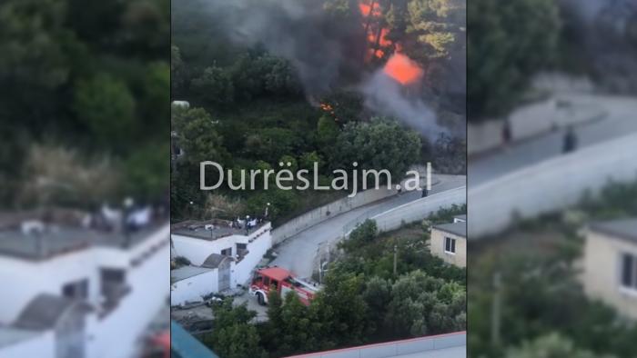 Flakët përfshijnë Kodër Vilën, ish-deputetja: Në rrugët e Durrësit zjarrfikëset nuk mund të kalojnë normalisht (VIDEO)