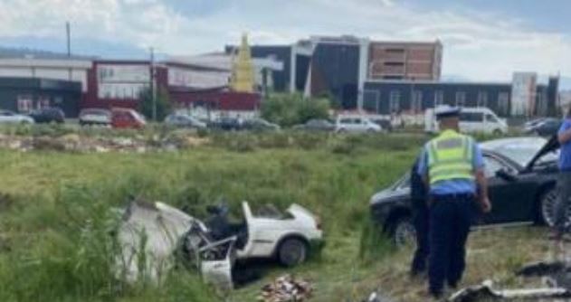 Përplasen dy makina në Kosovë, humbin jetën 4 persona, një grua plagoset
