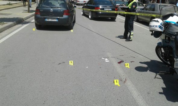 Aksident i rëndë, automjeti del nga rruga, ndërron jetë drejtuesi i saj