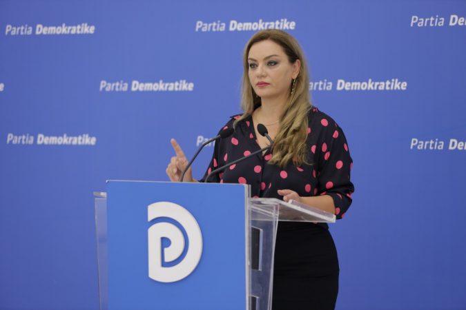 Albana Vokshi letër zyrtare trupit diplomatik në Shqipëri: Kërcënohet liria e medias, është kapur Bordi i AMA dhe RTSH