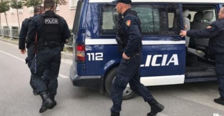 Drogë në makinë dhe të dehur në timon, arrestohen gjatë natës 6 persona