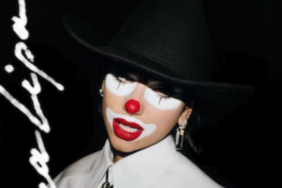 Dua Lipa publikon videoklipin e këngës “Love Again”