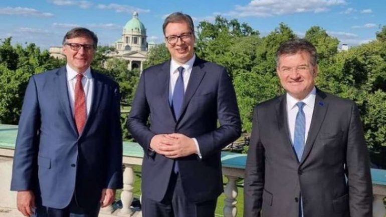 Vuçiç: Besoj në mundësinë e arritjes së kompromisit me Kosovën