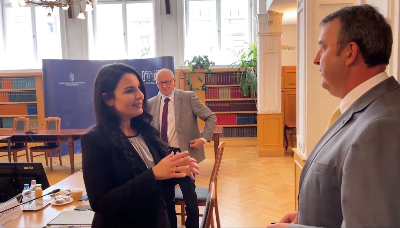 Balluku takon ministrin hungarez: Rritje të bashkëpunimit me fokus energjinë