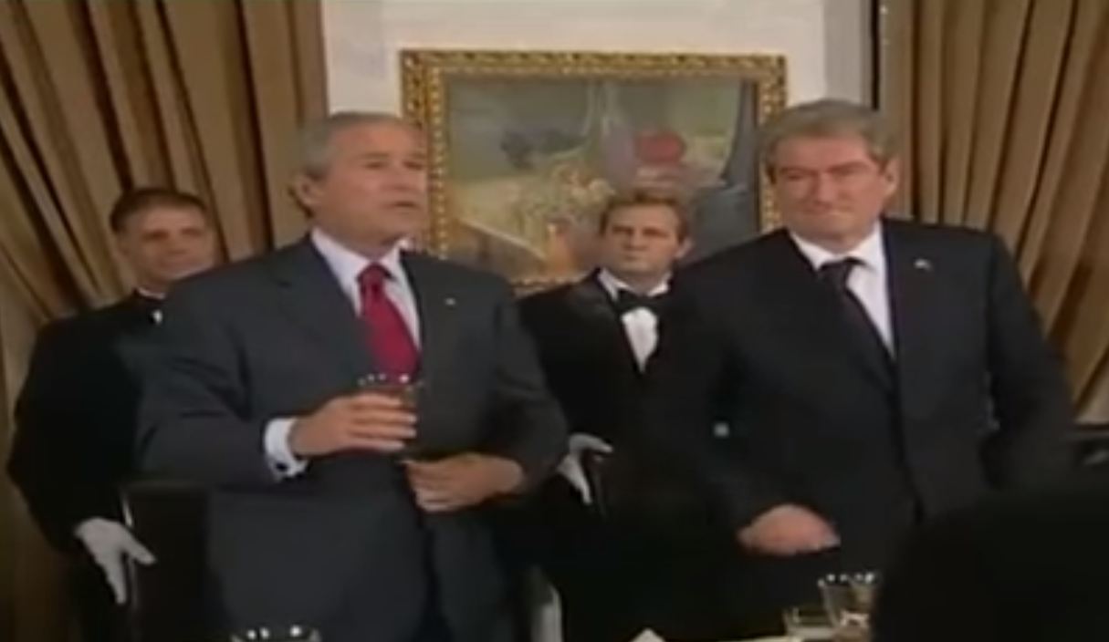 DASH e shpalli “non grata”, Berisha kujton takimin me George W Bush në Tiranë
