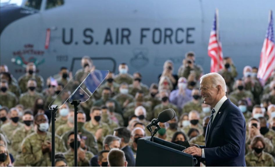 Presidenti Biden mbërrin në Evropë; takime me aleatët dhe Putinin