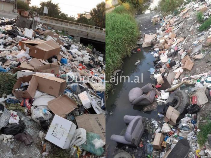 Denoncimi i qytetares nga Durrësi: Kanali është mbushur me plehra dhe orendi, punëtorët e pastrimit i hedhin aty (FOTO)