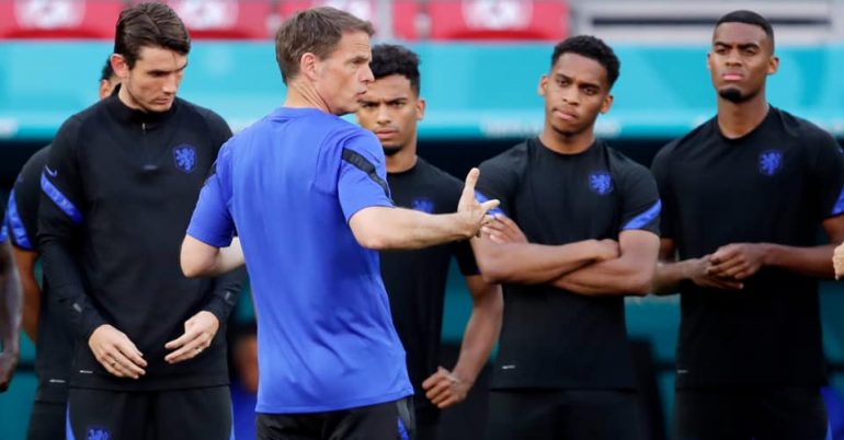 Trajneri i Holandës nuk duron presionin dhe dorëhiqet