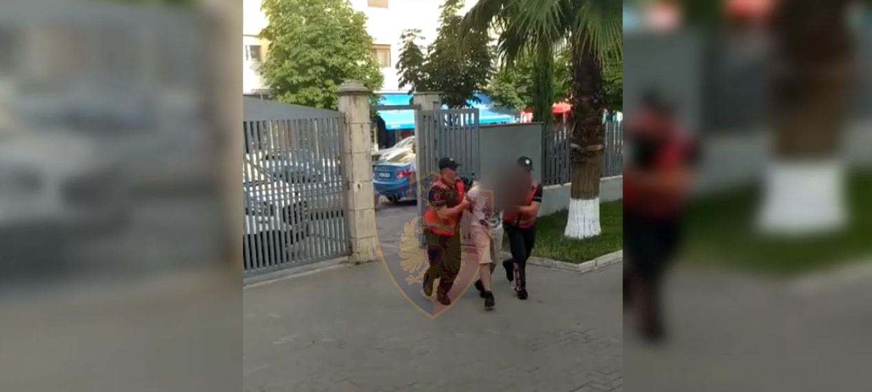 Sekuestrohen 2 armë zjarri, arrestohet 1 shtetas, shpallet në kërkim 1 tjetër në Durrës (EMRI+VIDEO)