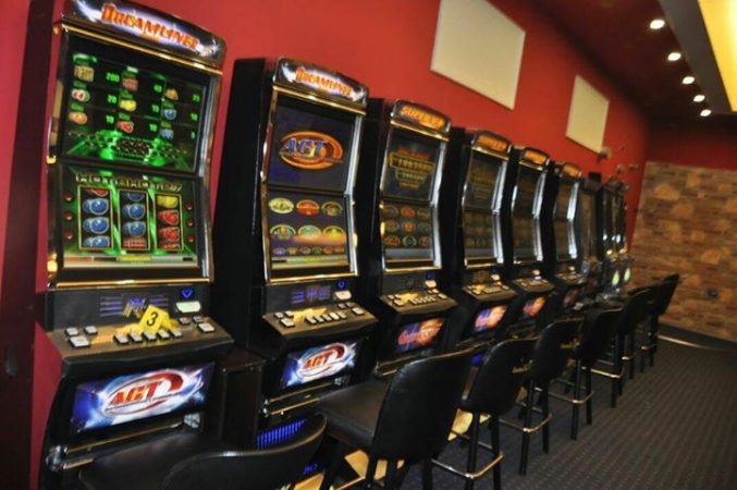 Ushtronin aktivitetin e lojrave të fatit, 3 të arrestuar