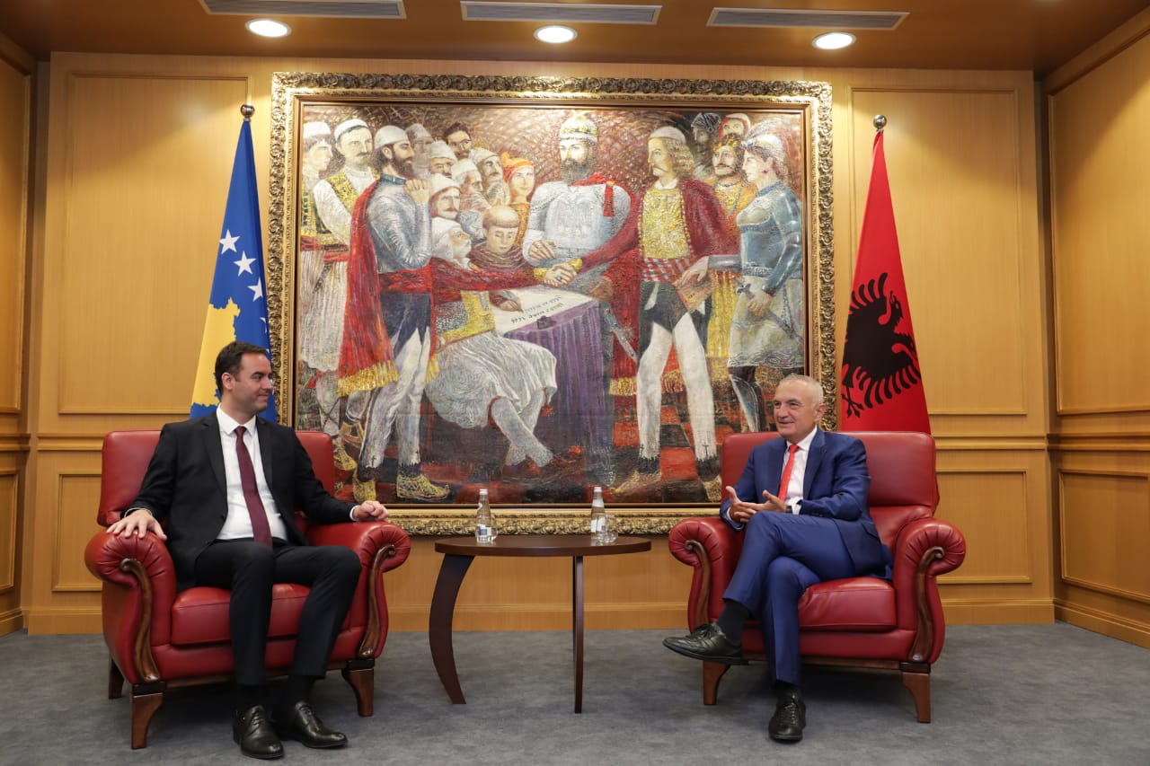 Meta takohet me kryeparlamentarin Konjufca: Mbështesim dialogun Kosovë-Serbi, marrëveshjet të mos mbesin në letër