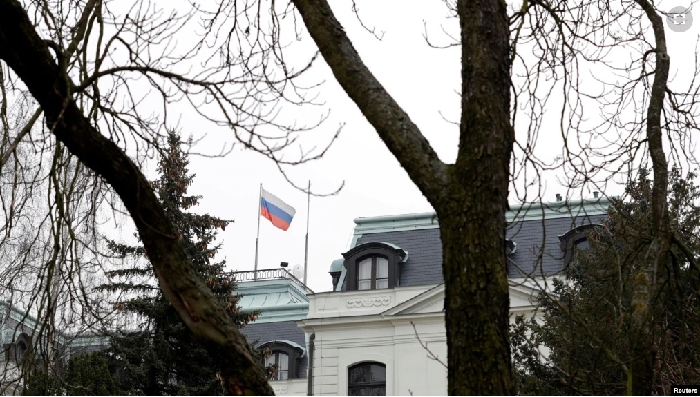 Rusia shpall “non grata” një diplomat maqedonas