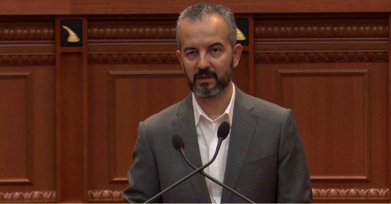 Celibashi prezanton raportin e KQZ për 2020: 38 kandidatë nuk dorëzuan formularin e dekriminalizimit