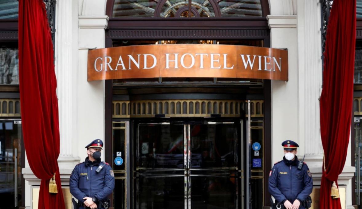 Shtyhen bisedimet mes Iranit dhe fuqive botërore