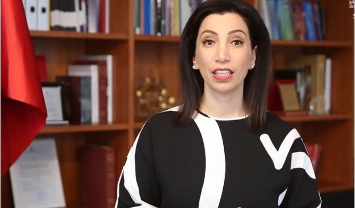 Nesër provimet e maturës/ Ministrja Evis Kushi uron maturantët nëpërmjet një video-mesazhi