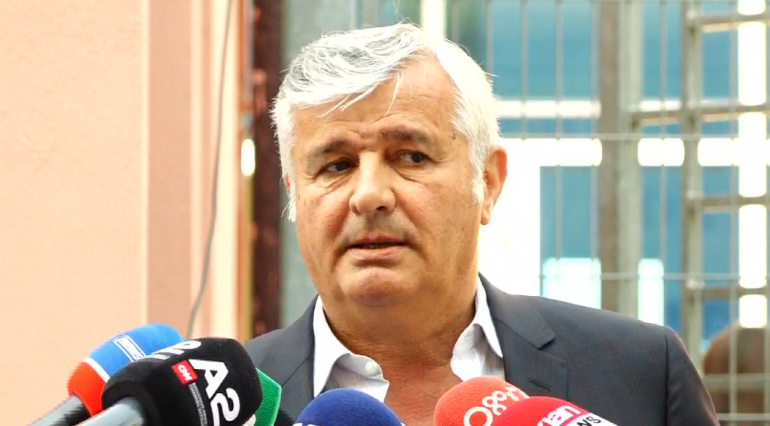 Avokati Maks Haxhia: Çekaj u dënua pa asnjë provë! Kjo gjykatë meriton çdo lloj etiketimi