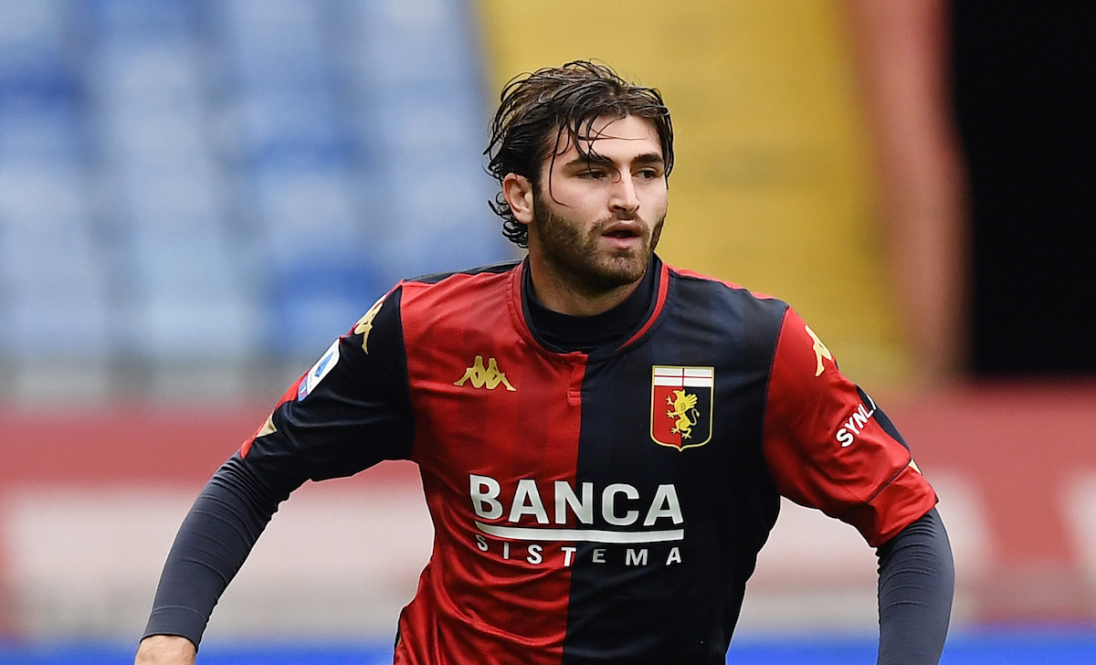 Përdhunoi me shokët një 22-vjeçare, arrestohet futbollisti i Serisë A