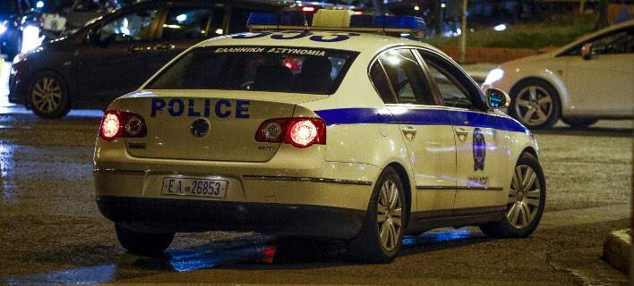 Sherr me thika mes vajzave të mitura, debatuan për të dashurit, 15-vjeçarja shqiptare plagos me thikë dy të tjera