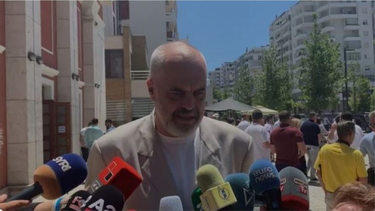 “Ndryshime në Policinë e Shtetit”, Rama mbledhje me ministrin Çuçi