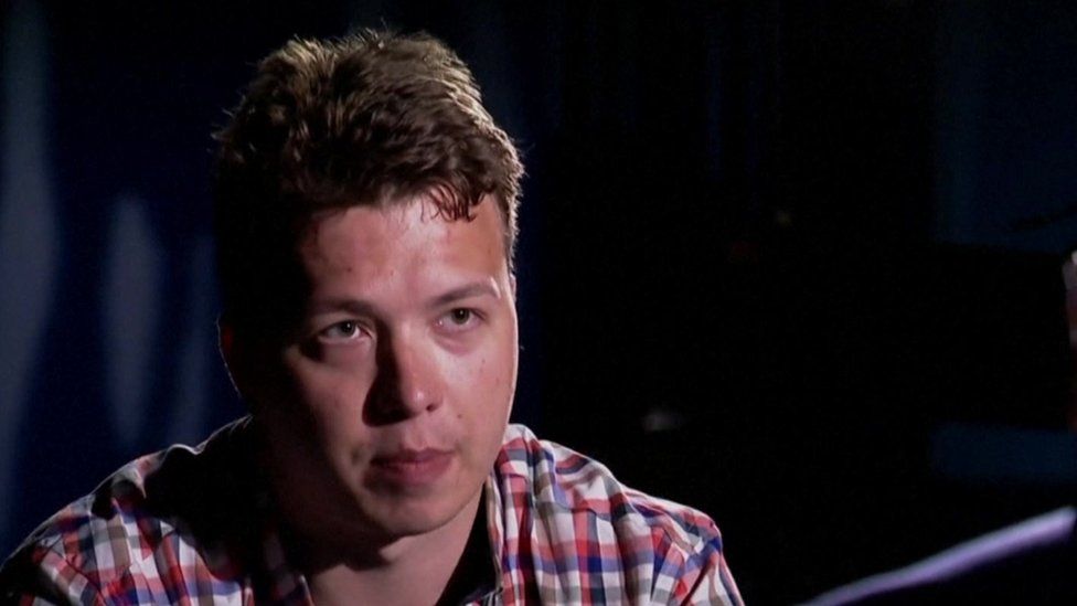 Shfaqet në TV gazetari i arrestuar në Bjellorusi, përlotet: Shpresoj që një ditë të martohem