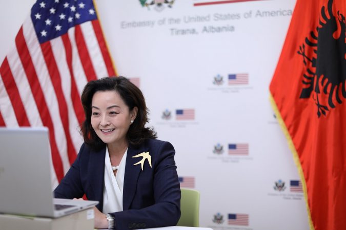 Ambasadorja Yuri Kim takon udhëheqësit e komunitetit të diasporës shqiptaro-amerikane