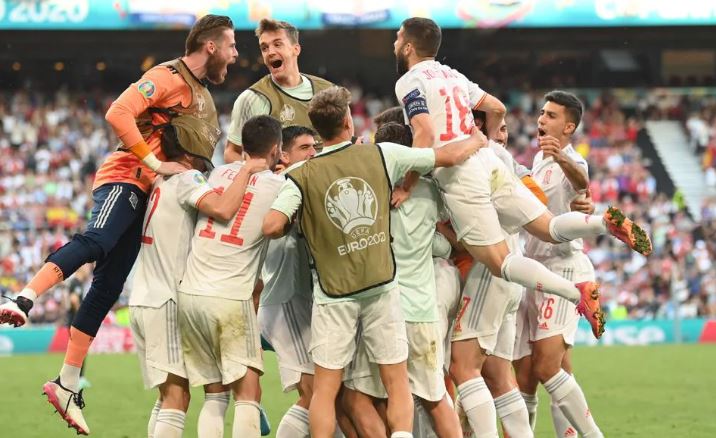 Spektakël dhe emocione deri në shtesa, Spanja mund Kroacinë pas 8 golash