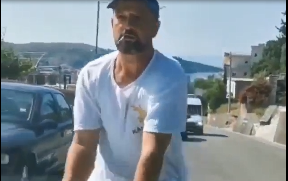 Shfaqet një tjetër “Mihal” në jug të Shqipërisë/ Çifti largohet nga hoteli të pakënaqur nga kushtet, pronarët i dalin para makinës (VIDEO)