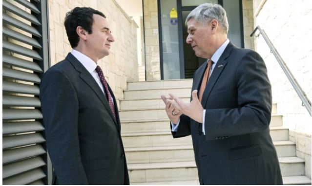 “E keni detyrim”, Kurti i përgjigjet ambasadorit amerikan: Asosacioni mbi baza etnike nuk është i mundur