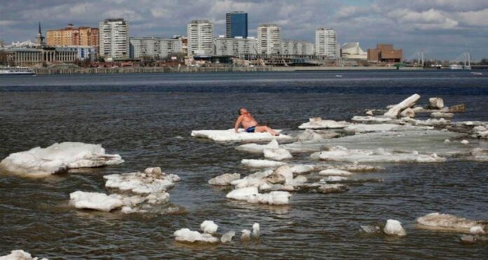 “Çmendet” moti në Siberi, temperaturat shkojnë 48 gradë